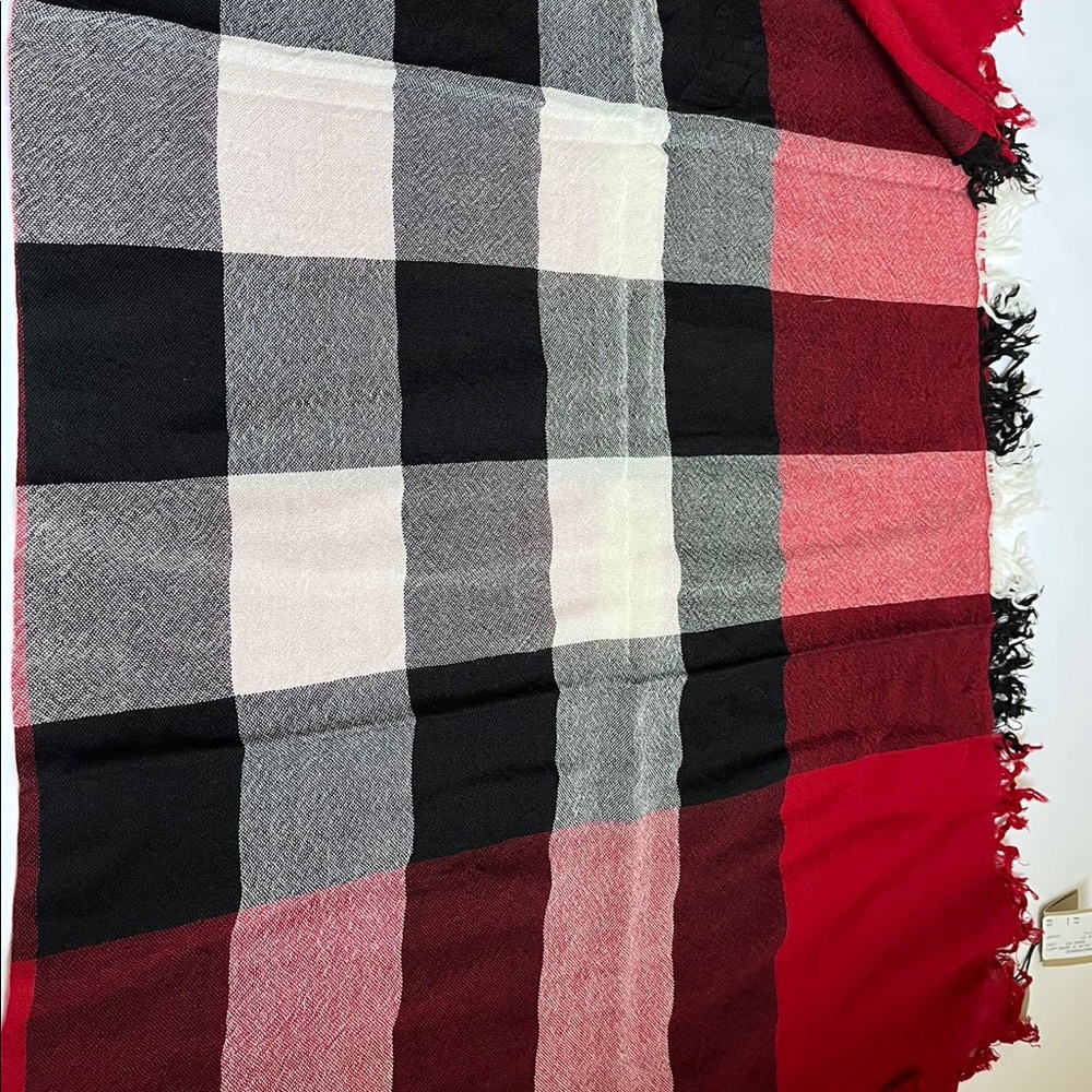Burberry scarf - Picture 3 of 8